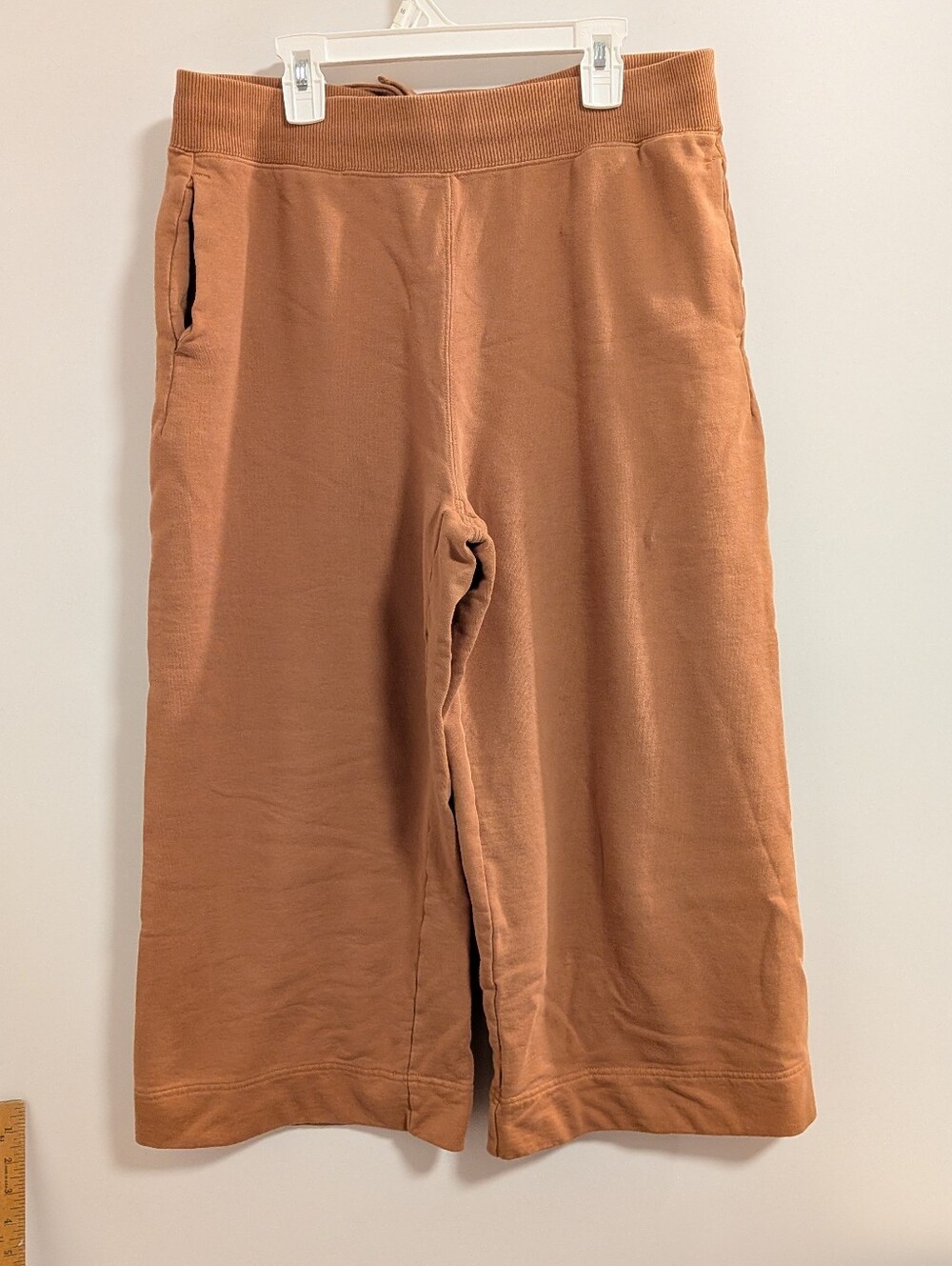 Uniqlo U Cropped Sweatpants